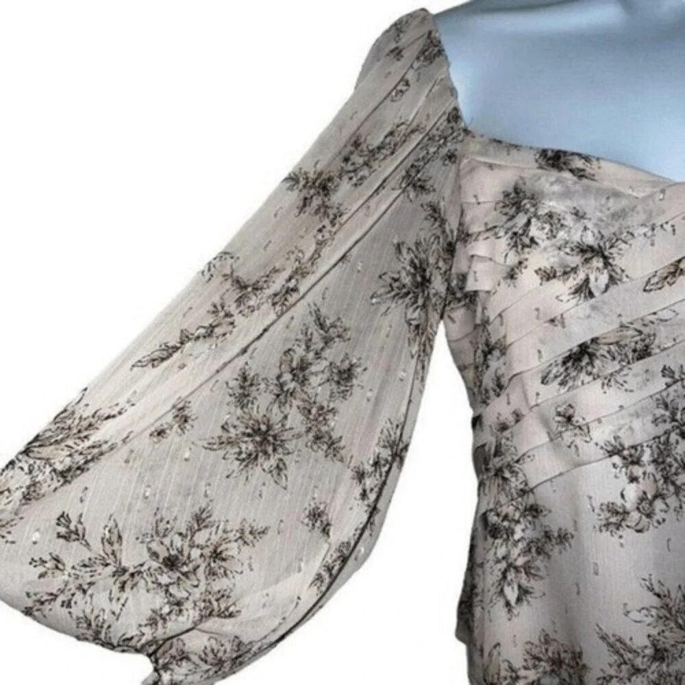 EXPRESS Light Pink‎ Chiffon Floral With Silver Threading Blouse NWOT Size Small - Picture 4 of 9